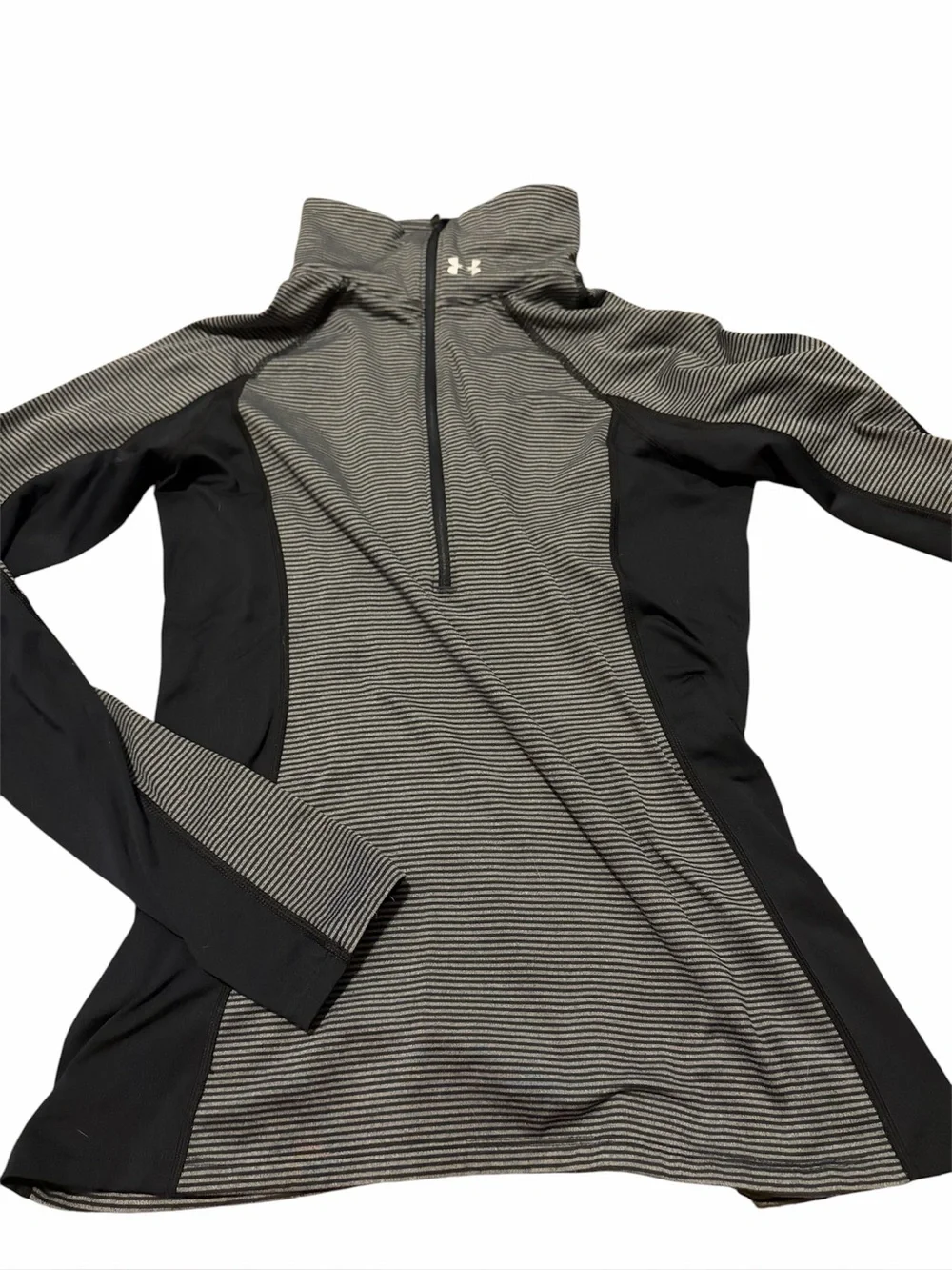 Under Armour Women’s Long Sleeve Turtleneck Pull Over Sweater